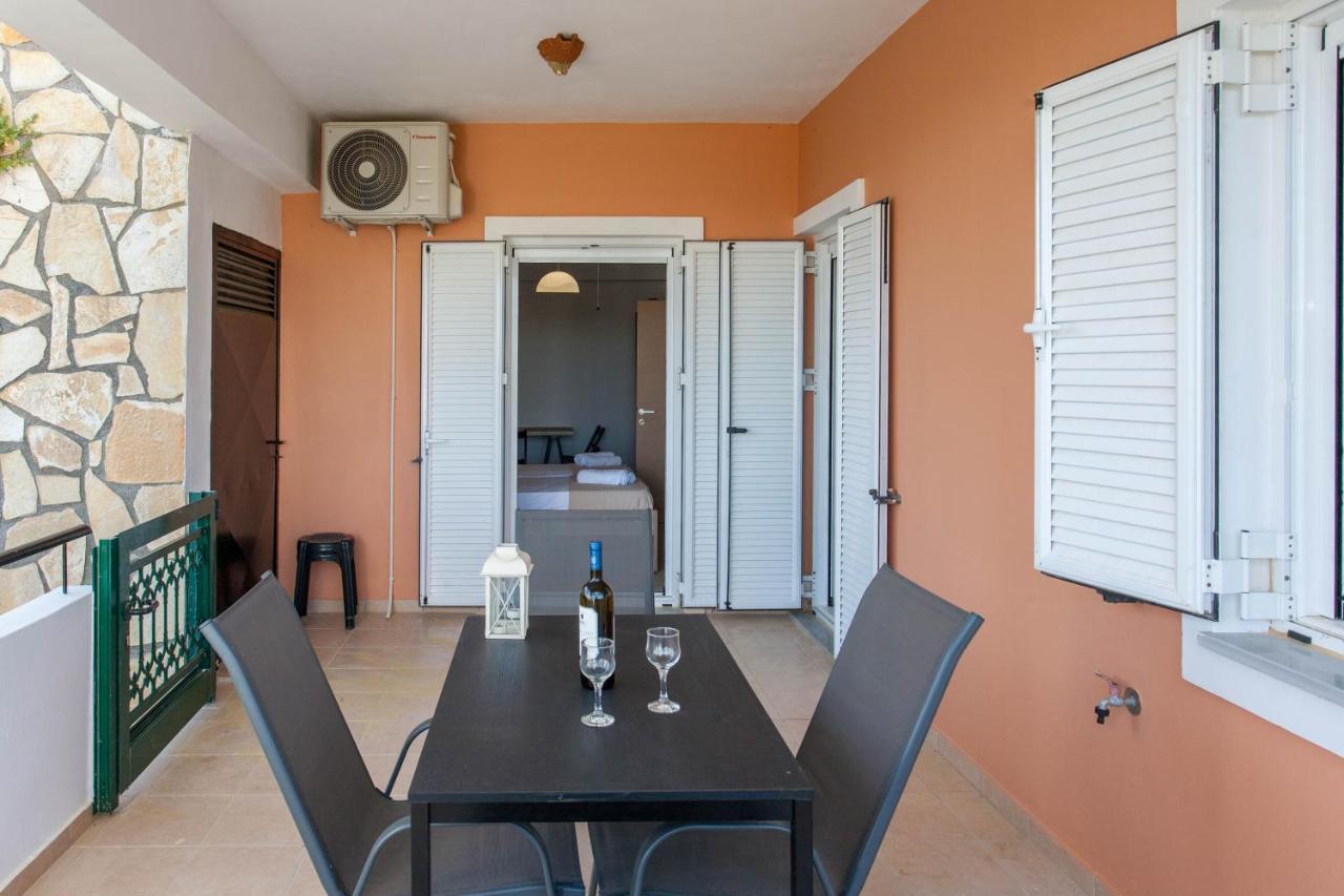 Hillside Seaview Apartment Sztalósz Kültér fotó